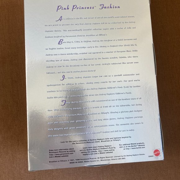 Audrey Hepburn In Breakfast At Tiffany's Barbie (Mattel 1998) - Picture 4 of 6